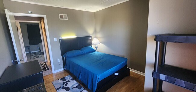 Building Photo - First two weeks for approved applicant.