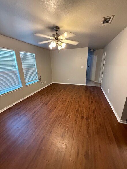 Building Photo - 702 Claremont Pky