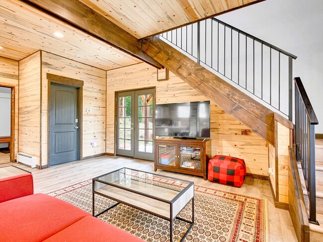 Building Photo - 785 Warren Gulch Rd