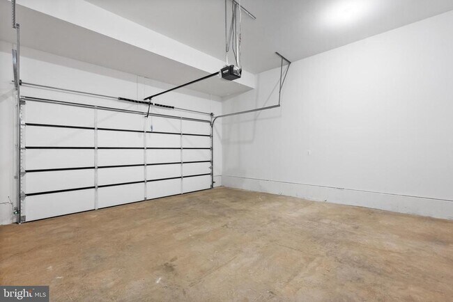Building Photo - 841 N Manchester St