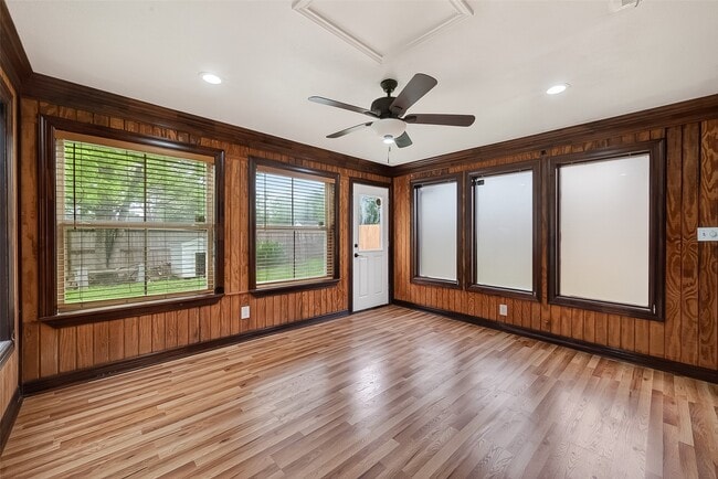 Building Photo - 13907 Old Village Ln