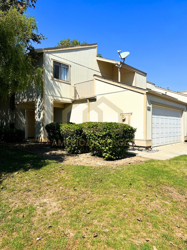 Primary Photo - 1209 Riverside Dr