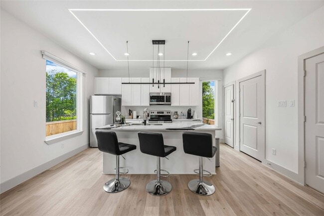 Building Photo - 1907 Hailey St