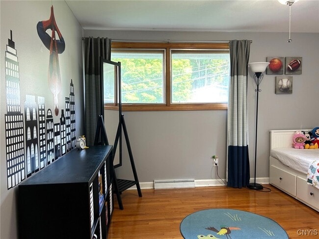 Building Photo - 302 Oakridge Dr