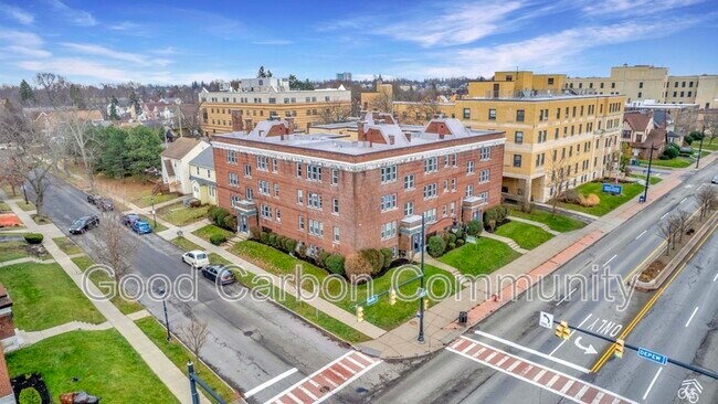 Building Photo - 2809 Main St