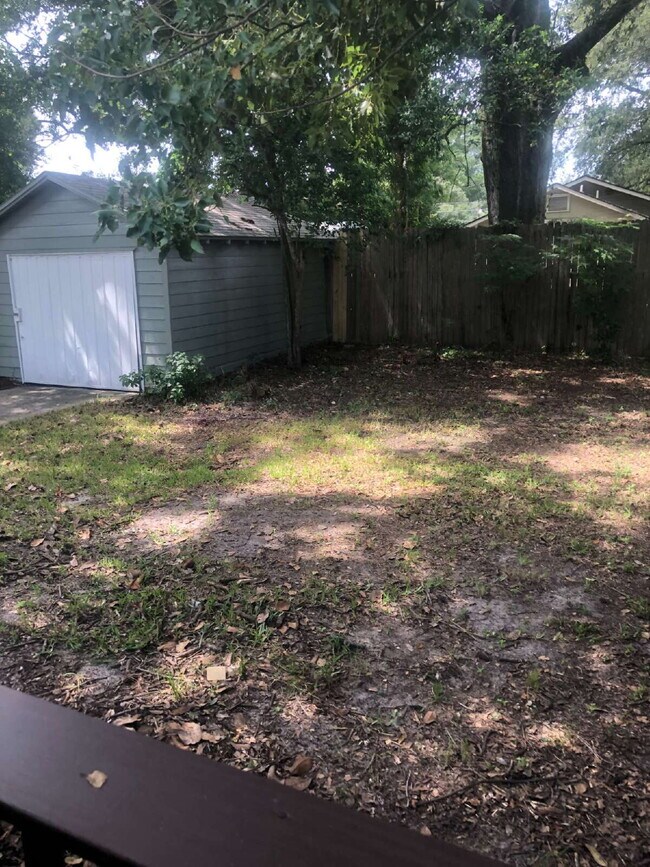 Building Photo - AVAILABLE MID-JUNE:  Charming 2-Bedroom Ho...