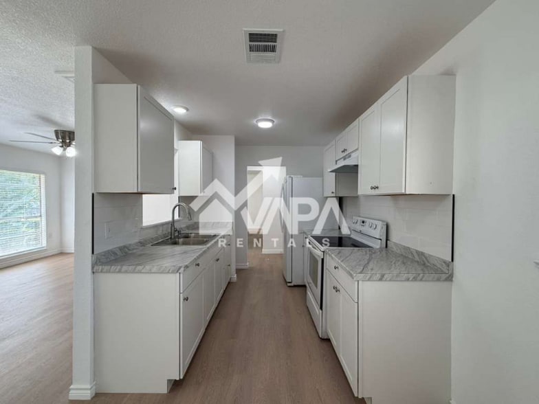 Building Photo - 106 Meadow Hill