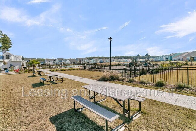 Building Photo - 245 Summer Tanager Dr