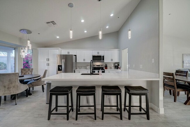 Building Photo - 8940 E Palm Ridge Dr