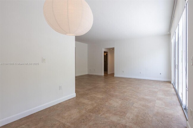 Building Photo - 50 Ocean Ln Dr