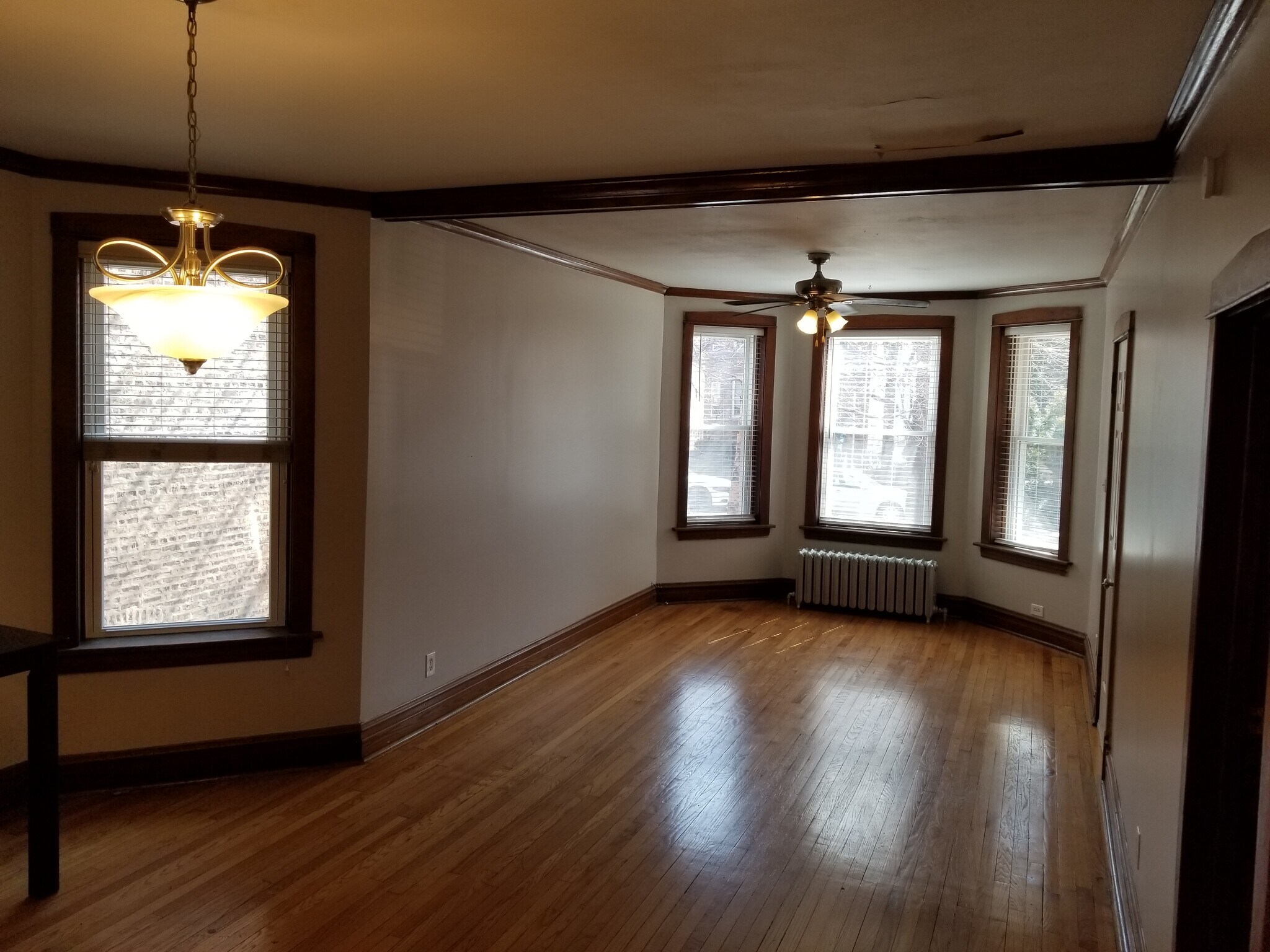 Building Photo - 5226 W Hutchinson St