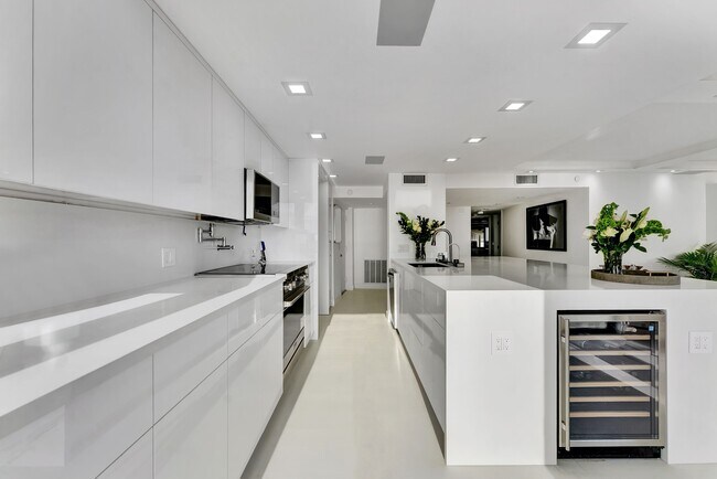 Building Photo - 3360 S Ocean Blvd