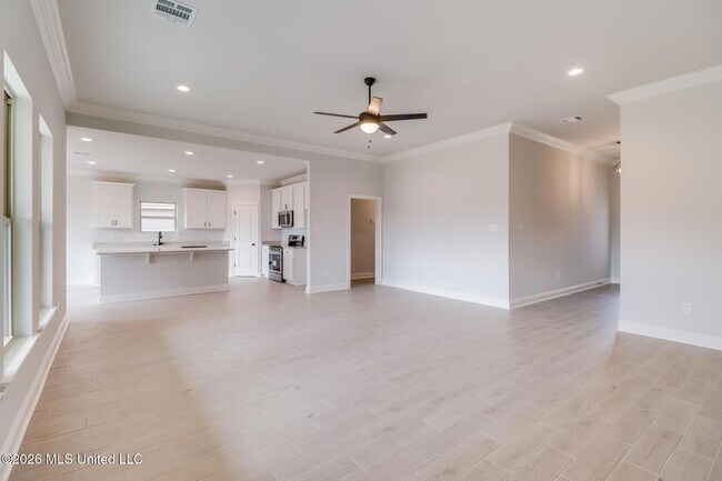 Building Photo - 15234 High Point Dr