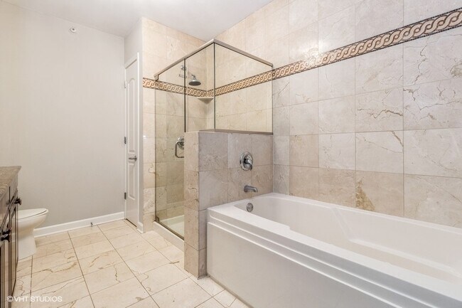 Building Photo - 420 E Waterside Dr