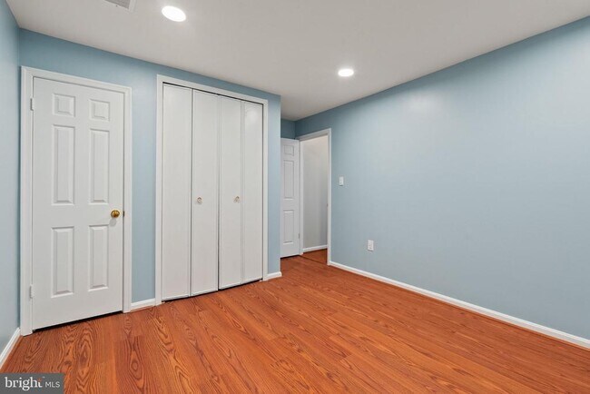 Building Photo - 1956 N Cleveland St