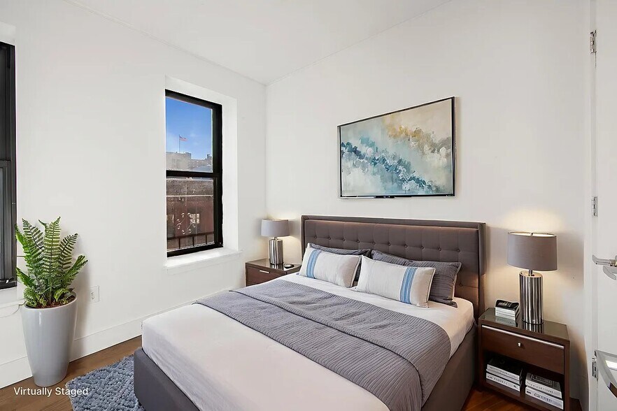 Building Photo - 75 Orchard St