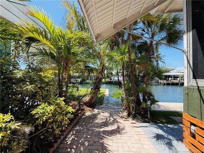 Building Photo - 10851 S Ocean Dr