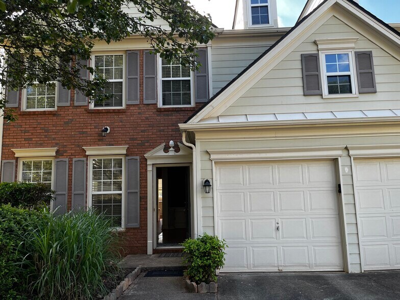 Building Photo - 577 Ashland Pky