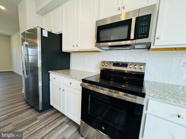 Building Photo - 12 BROOKFIELD Mews