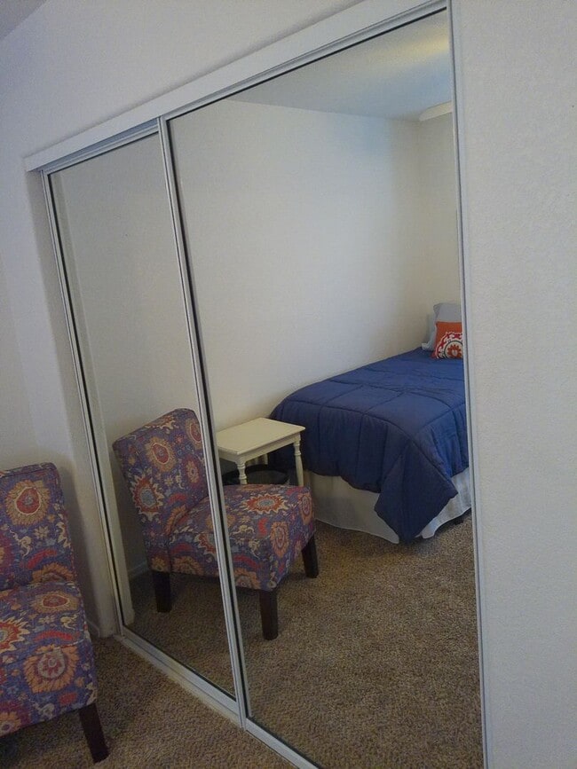 Building Photo - Seasonal Winter Rental Nov 1st to April 30...