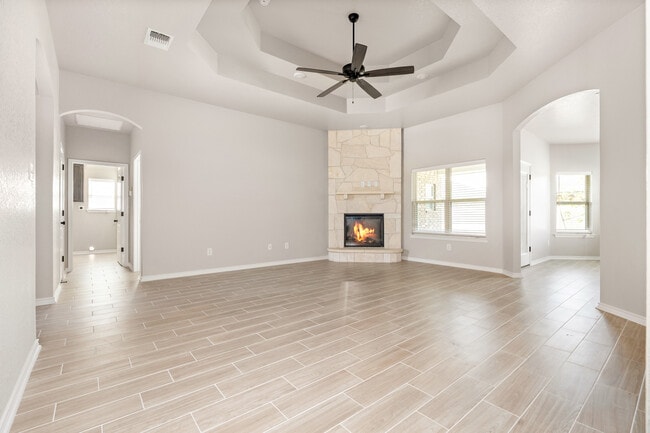 Building Photo - 602 Dred Roger Circle