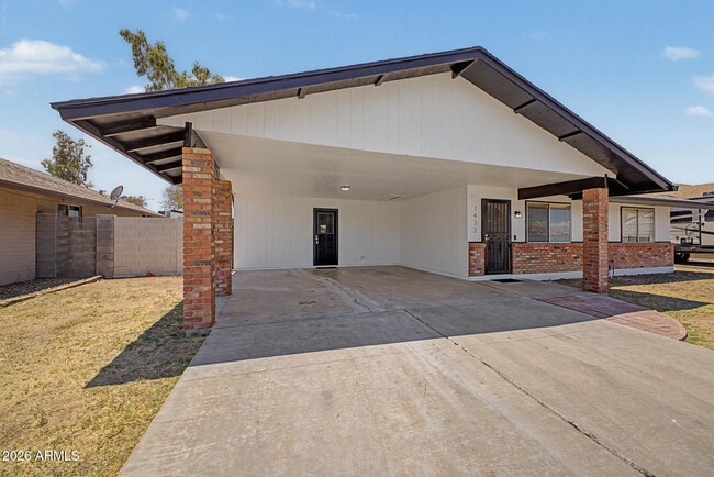 Building Photo - 1432 S Oracle