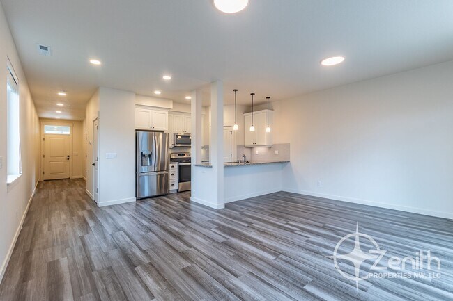 Building Photo - Modern Living in Ridgefield – 3BR/2.5BA Co...
