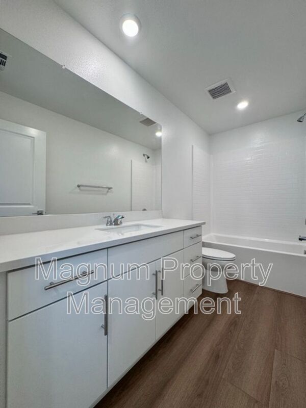 Building Photo - 30769 Valley Heights Dr.