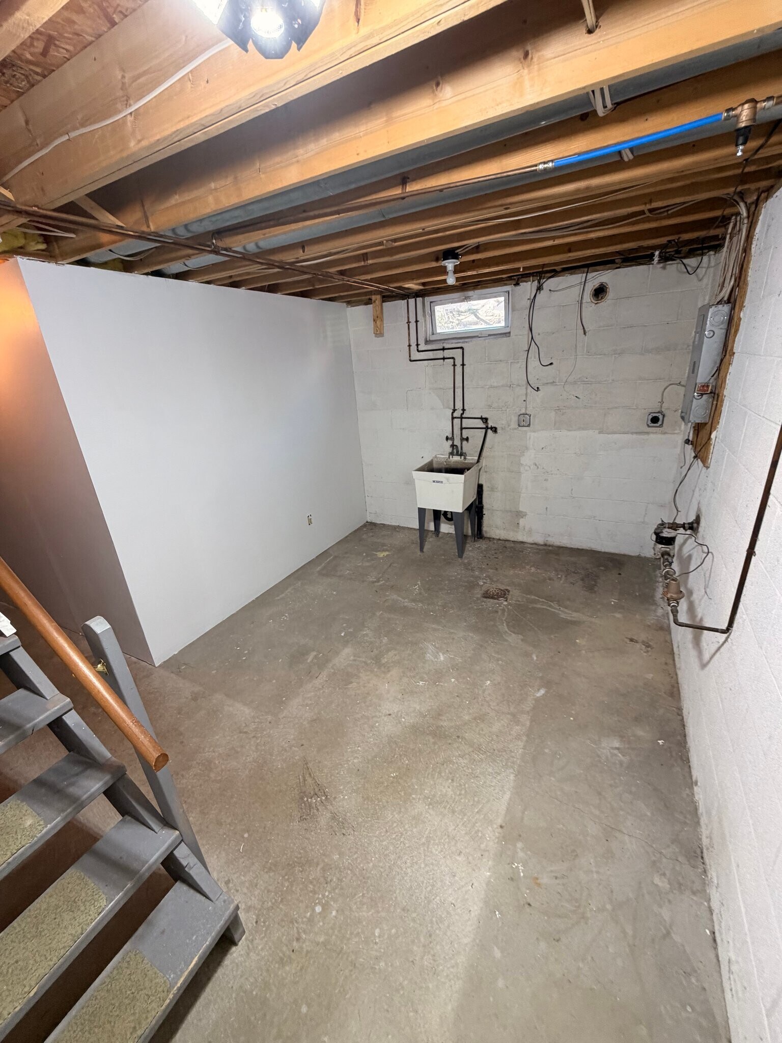 Building Photo - 1011 Pinoak Ct