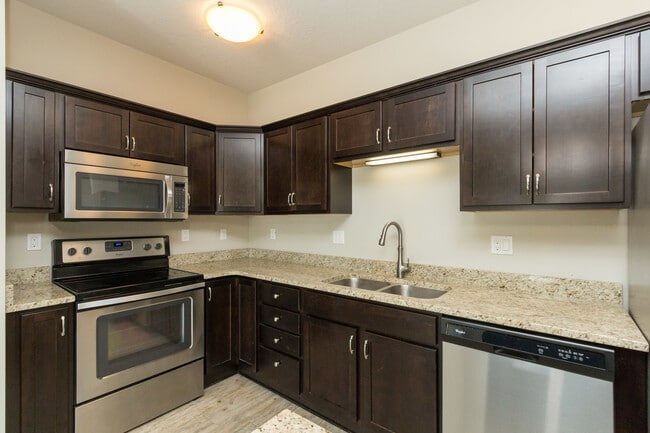 Kitchen - The Heights at Lincoln Swing