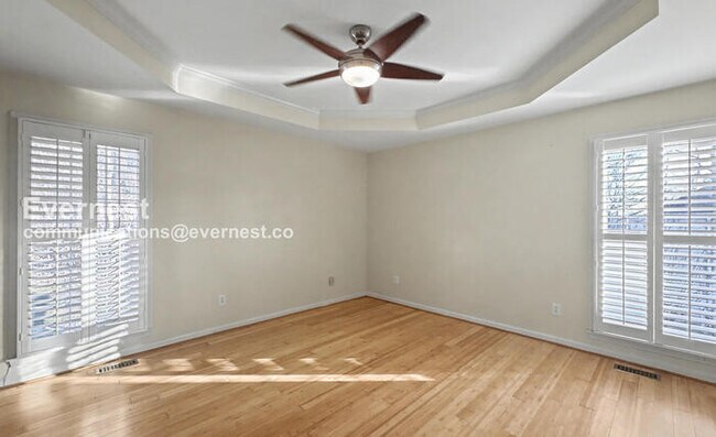 Building Photo - 1050 Independence Ct