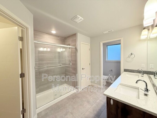 Building Photo - 3512 NE 61st Way