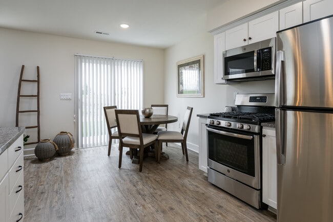Building Photo - 210 Mulberry Ct