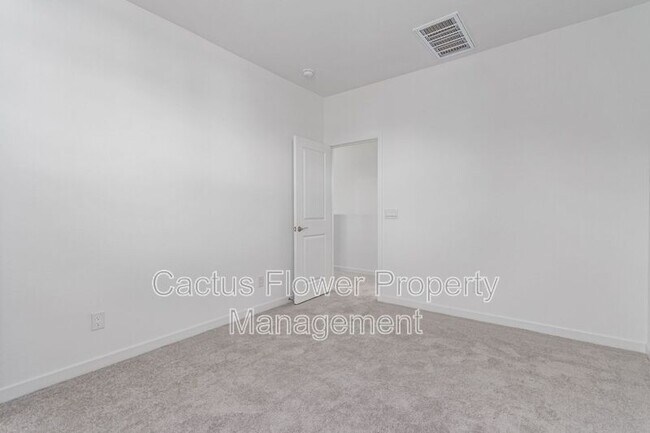Building Photo - 4740 S Ferric
