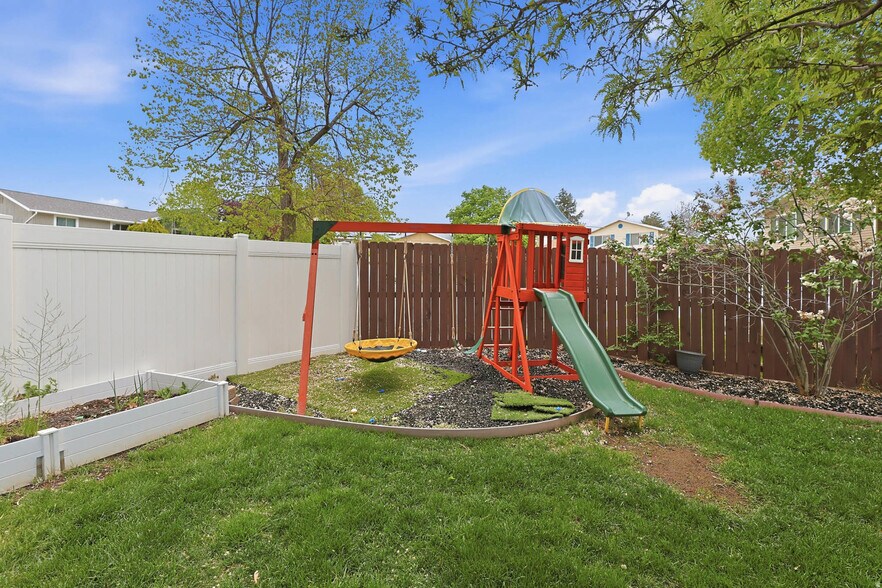 Building Photo - 9107 S Peach Blossom Dr