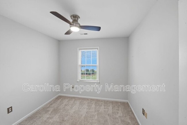 Building Photo - 805 Farm Tree Ln