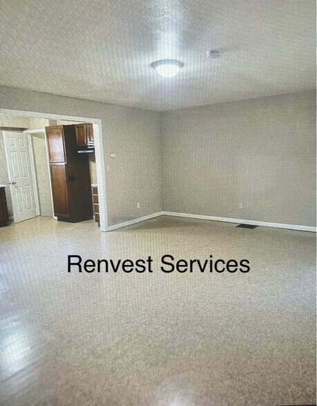 Building Photo - 1405 Benson Dr