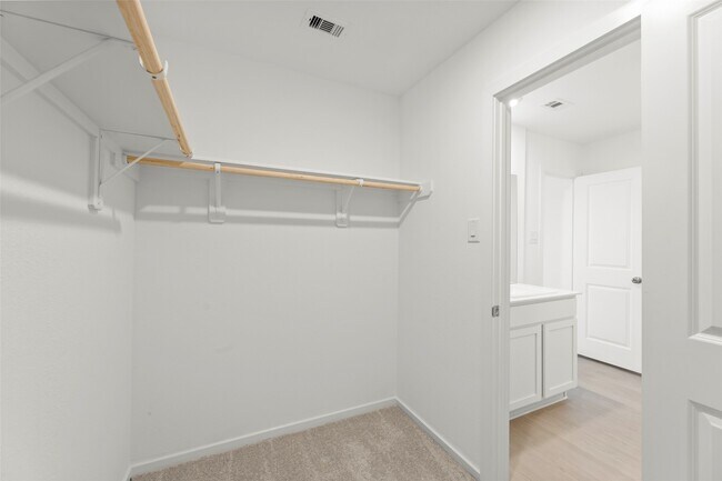 Building Photo - 16854 Great Highlands Dr