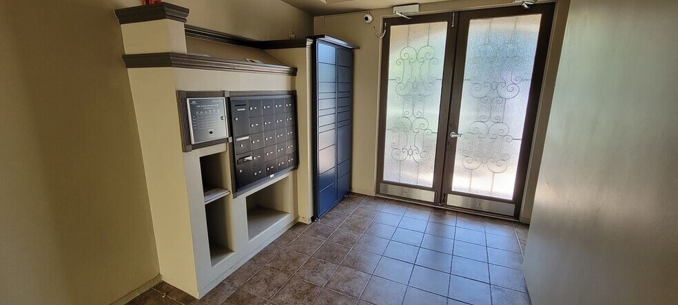 Building Photo - 1730 Colby Ave