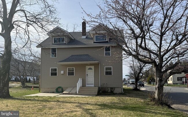 Building Photo - 26 Orchard St W