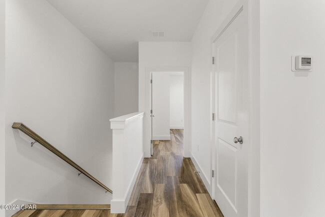 Building Photo - 6997 Patronis Dr