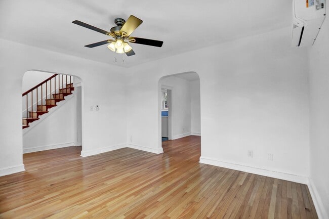 Building Photo - Charming & Upgraded 3BR Home in Arbutus wi...