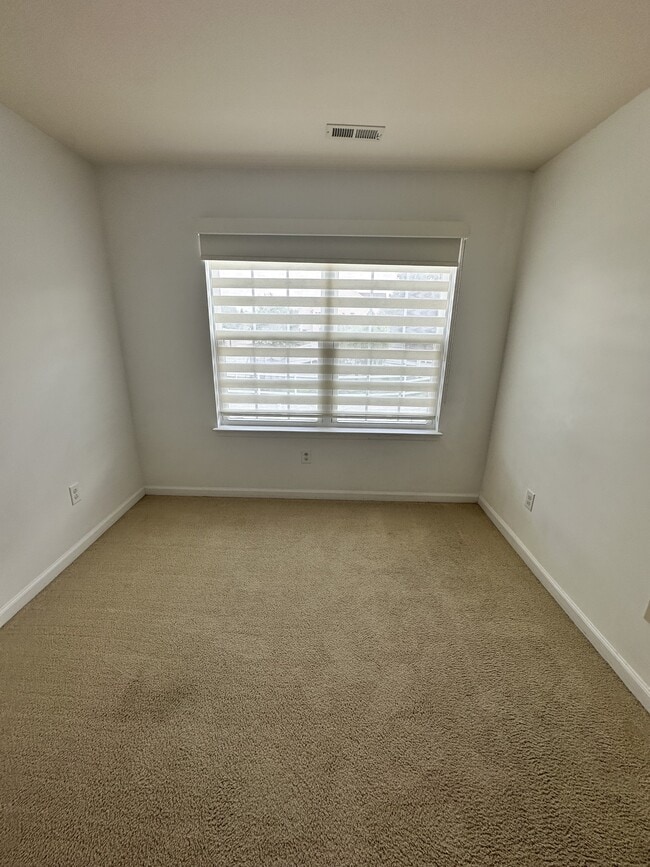 Building Photo - 255 Wilmore Dr