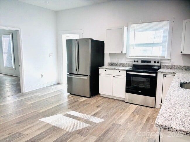 Building Photo - 243 S Crigler St