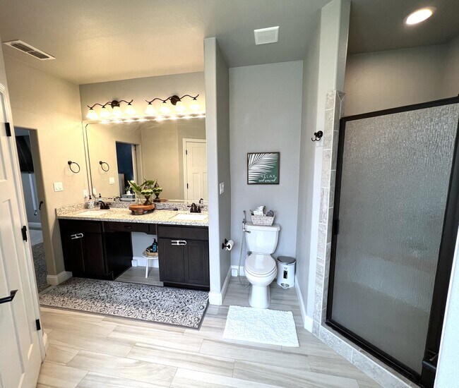 Building Photo - 14 Cornwall Dr