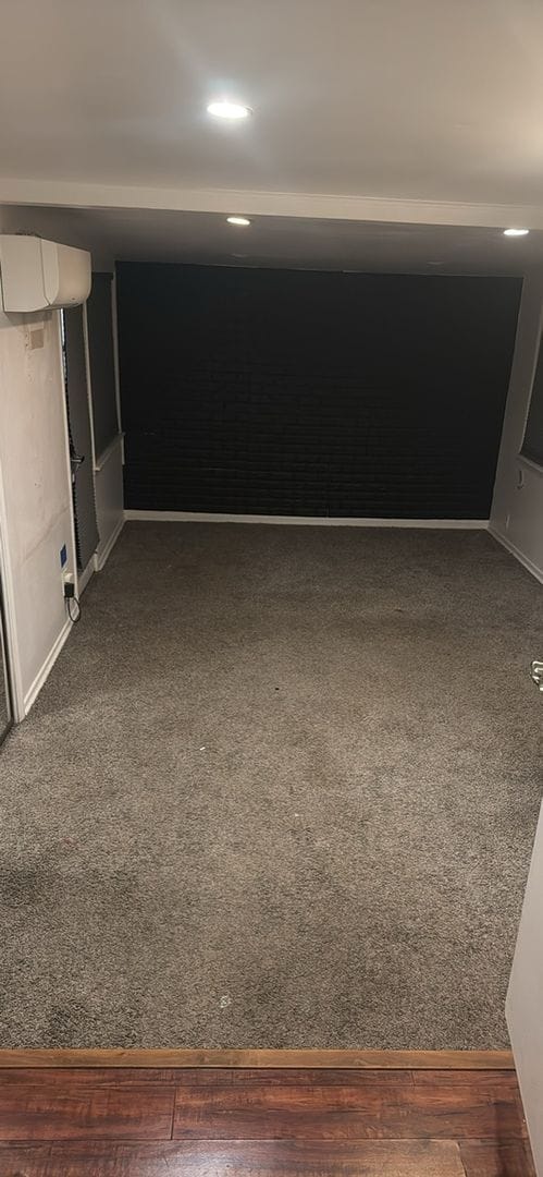 Building Photo - Spacious 3BR House in Woodland Hills