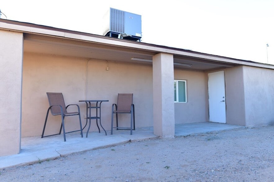 Building Photo - 775 S Pinal Dr