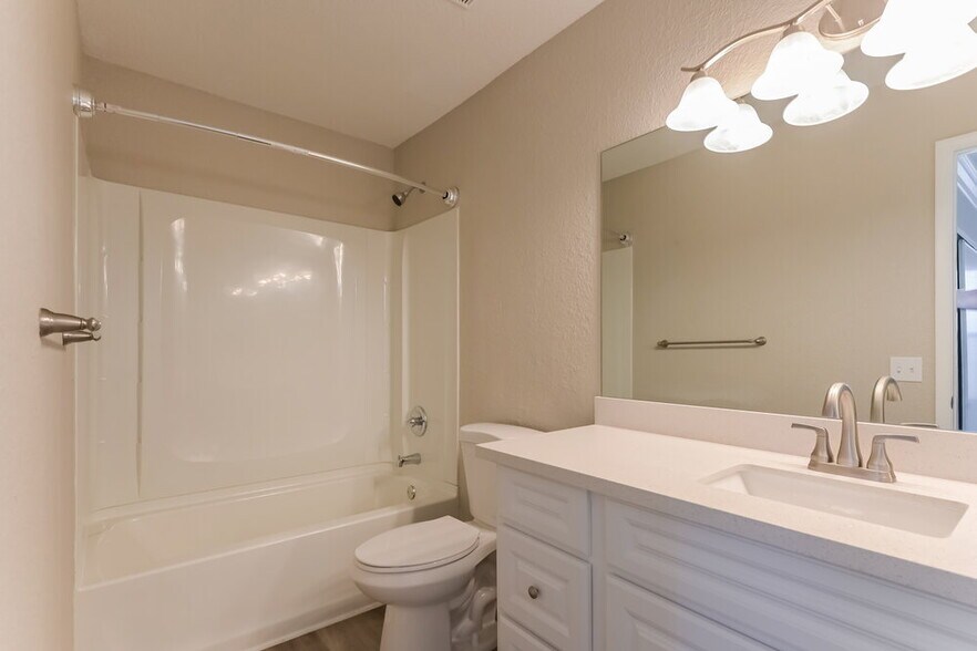 Building Photo - 2562 Machado Dr
