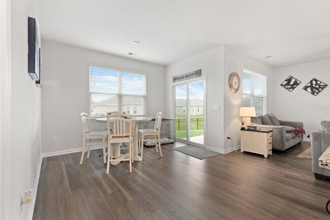 Building Photo - 428 Bearskin Ct