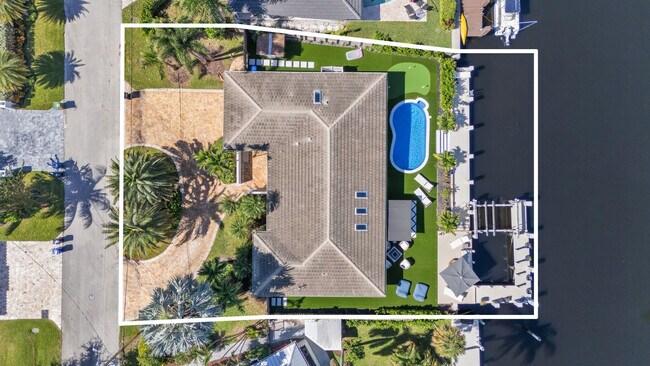 Primary Photo - 2813 NE 29th St